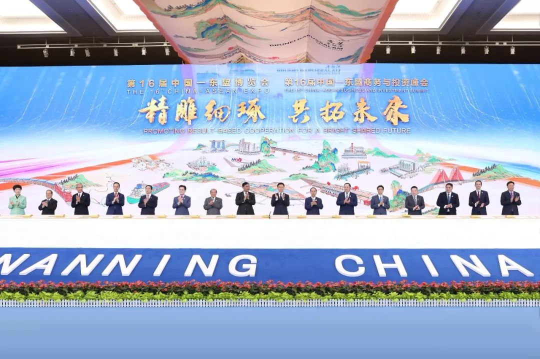 創(chuàng)新與發(fā)展，攜手享共贏——哈瓦特種裝備無(wú)人機(jī)亮相第十六屆東盟博覽會(huì)